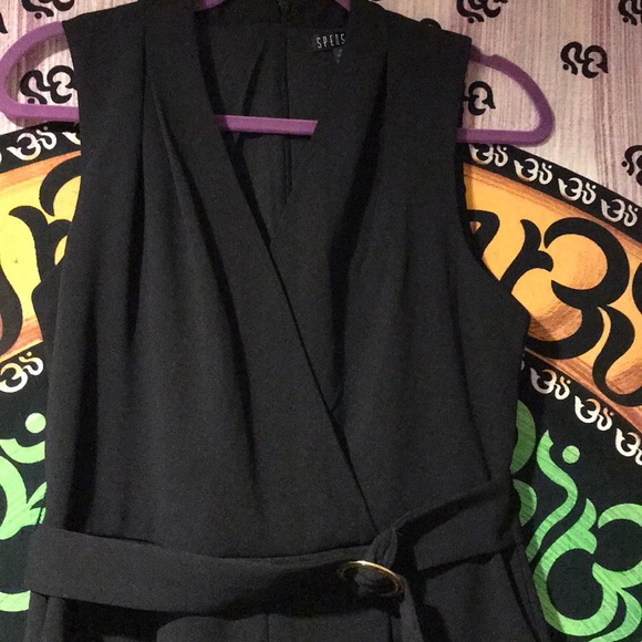 jumpsuit - Picture 2 of 4